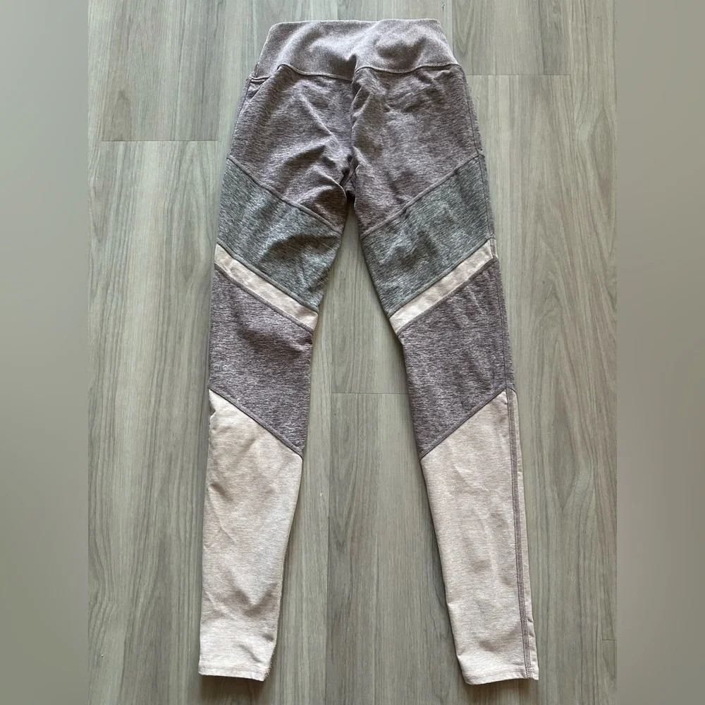 Alo soft color block leggings size medium - Picture 2 of 4
